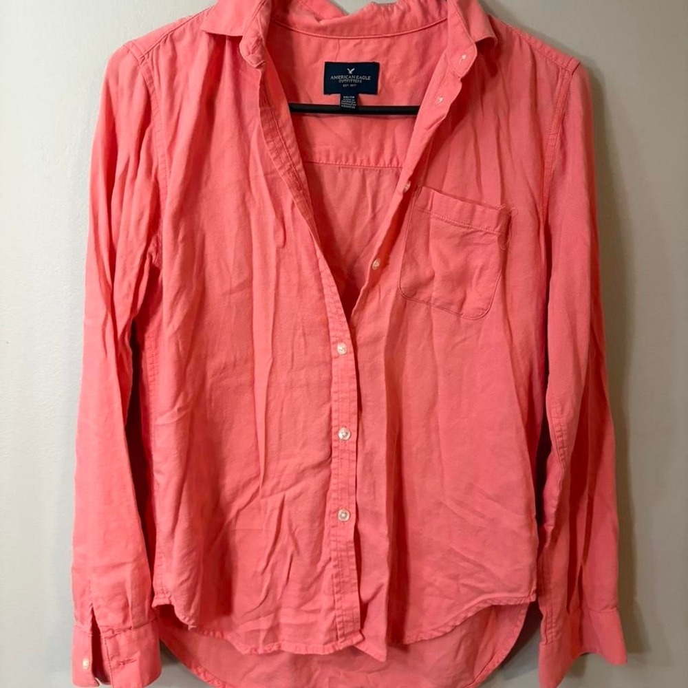 american eagle pink button up